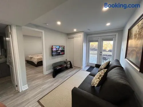 Rita's Kunjo - 2BR, 3BD, 2WR, Full Ktchn, Living - Image 1