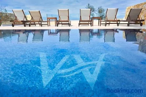 Luxurious Maisonette with Pool & Hot tub in Xaghra - Image 1