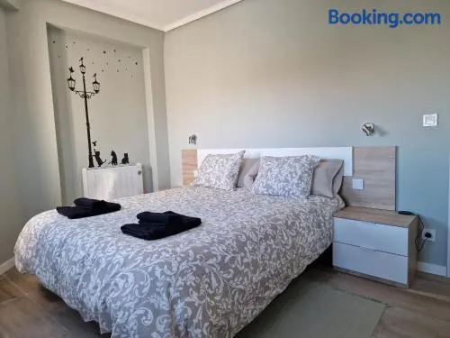 PASARELA ALMOZARA HOME & Parking gratis - Image 1