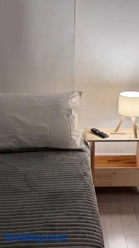 Beautiful Bedroom with Attached Bathroom, 15 minutes from NYC - Image 1