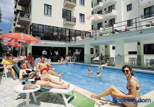 deniz apart hotel - Image 1