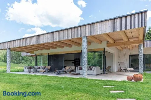 Ferienhaus am See mit Sauna und Whirlpool - Image 1
