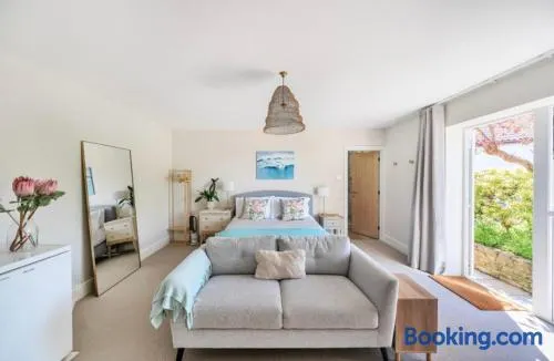 Brand New Self contained garden guest suite - Image 1