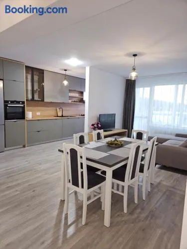 London Residence - Suceava City - - Image 1