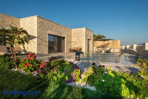 Villa Stone Diamond - Image 1