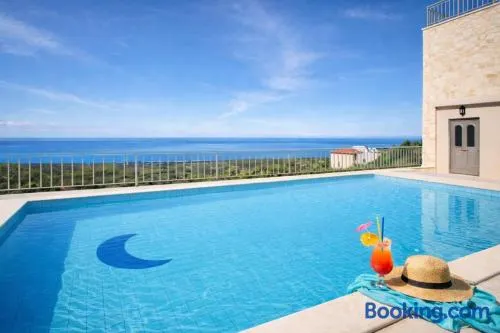 Great Escape Sea View Private Pools, Jacuzzi & Ultimate Relaxation - Image 1