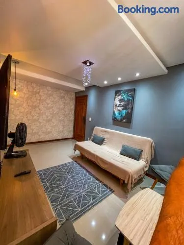 Apartamento c/estacionamento, próximo ao Shopping - Image 1