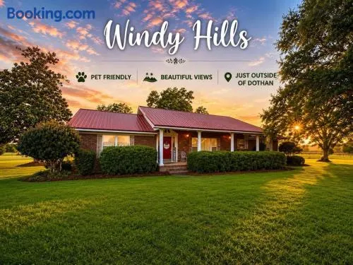Pet-Friendly Peaceful Country Home Near Hwy 231 - Image 1
