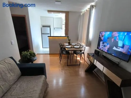 Apto Cuiabá 2quartos próximo UNIC UNIVAG UFMT SHOPPING ar condicionado wi fi garagem privativa - Image 1