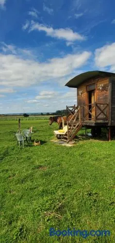 Roulotte de la Ferme Les Chenevières - Image 1