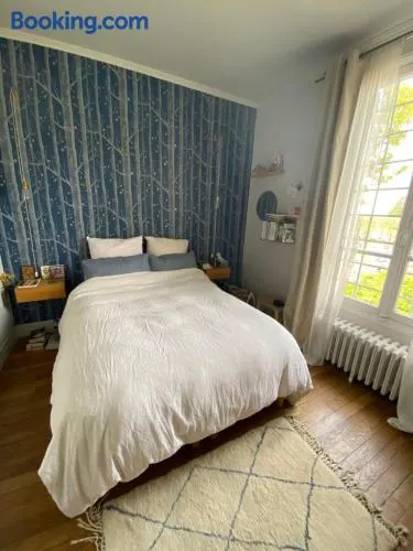 Chambre dans une maison de charme en ville - Image 1