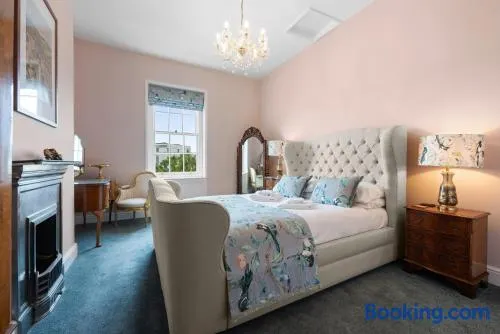 Luxury pair of Georgian Apartments, Hot tub, Sleeps 12, Seaside - Image 1