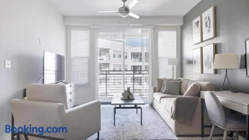 Landing Modern Apartment with Amazing Amenities (ID9172X20) - Image 1