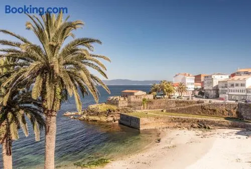 Apartamento Finisterre con vistas al mar y playa - Image 1
