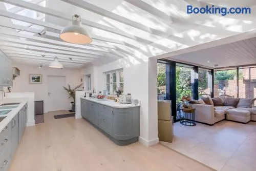 5 Bed in Bosham oc-h33962 - Image 1