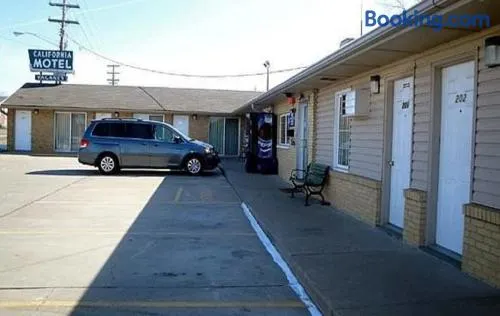 California Motel - Image 1