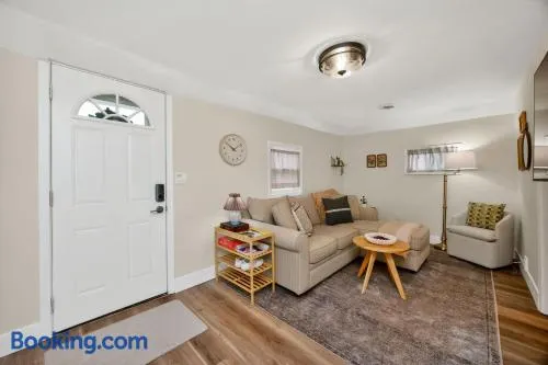 Prime Ames Location 2BR 1BA Near ISU - Image 1