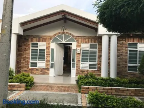 Linda casa con jacuzzi - Image 1