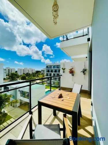 Apartamento con Balcón y Piscina en Downtown Punta Cana - Image 1