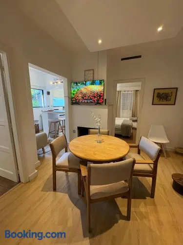 Apartamento en Carrasco, cerca a Lawn Tennis, LATU y Sofitel - Image 1