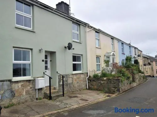 Bells Cottage - 5 min walking distance to train station and town on your doorsteps - Image 1