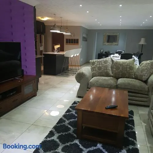Dinaledi House - Image 1