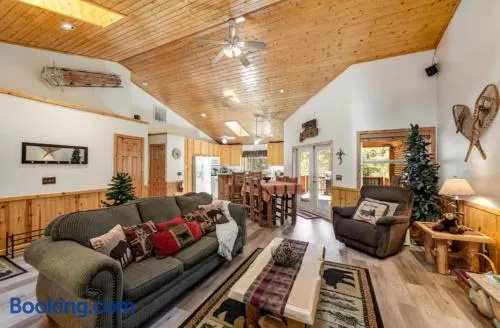 Wren's Nest and Hot-Tub, Games with Best Location! - Image 1