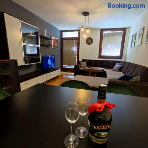 Apartment Wolf - Image 1