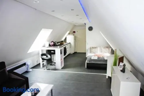 TRUTH Studio - Queensize Bett - Netflix - Küche - Image 1