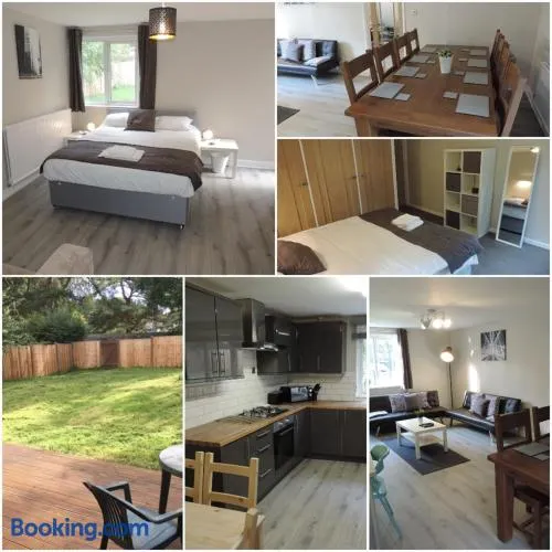 5 Bed Camberley Airport Accommodation - Image 1