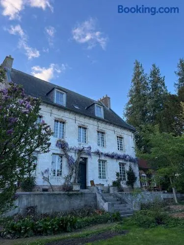Maison de caractère au calme en pleine campagne - Image 1
