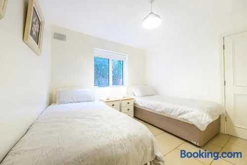 33A Steepleview - Image 1