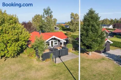 Cozy Holiday Home Near Beach And Town - Image 1