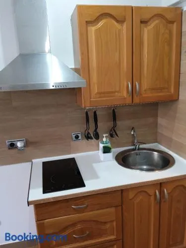estudio con cocina y baño privado, uso del ATICO OPCIONAL - Image 1