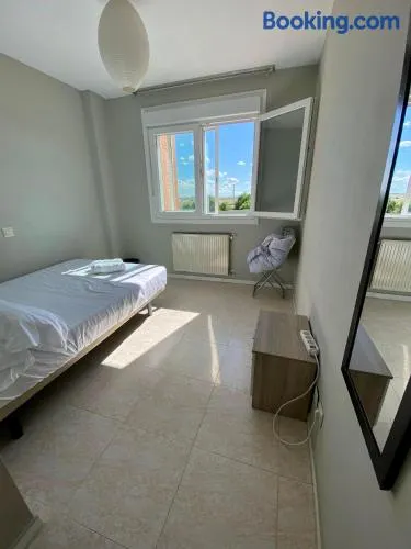 Habitación privada baño compartido - Image 1