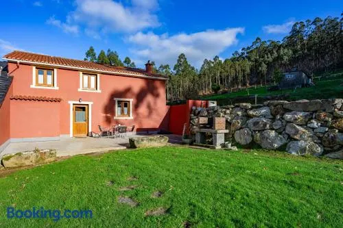 Grande casa con giardino, barbecue e terrazza | Vista sul giardino | Ammette animali domestici - Image 1