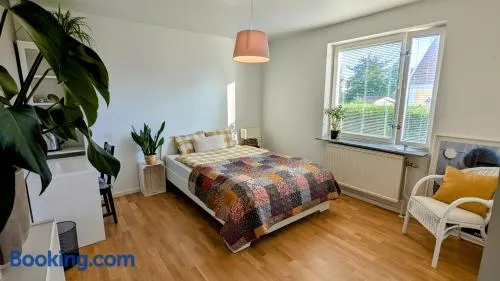 Kamer in een woning vlakbij Natuur en Göteborg - Image 1