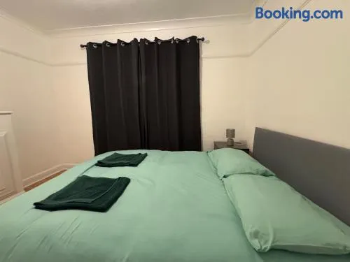 Redhill Gatwick Serviced Accommodation - Image 1