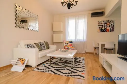 Rise & Shine Sofia Luxury Apartment by Flat Mаnager - Image 1