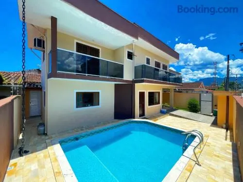 Casa Centro com Piscina - Image 1