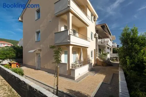 Apartments Mirjana * central location and close to beach - Image 1