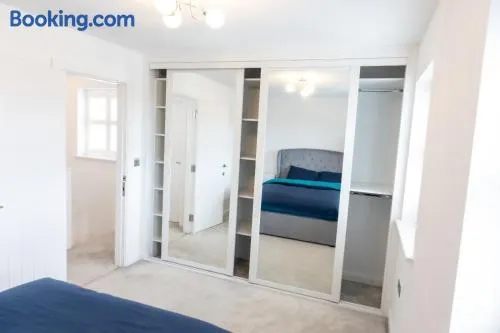Private room in a new build - Image 1