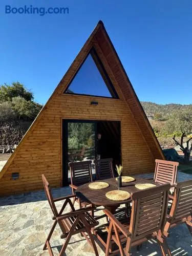 Spacious Mountain Retreat with BBQ Facilities - Image 1
