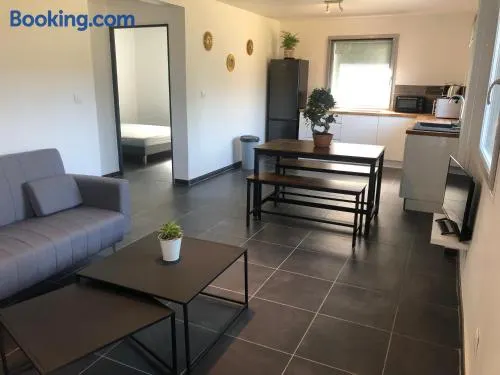 Belle Appartement avec jardin clos à 5 minutes de la plage - Image 1