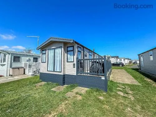 Stunning Caravan With Side Decking Just A Short Walk To Hembsy Beach Ref 00069Ba - Image 1