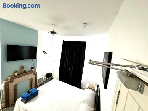 Wembley property - Image 1