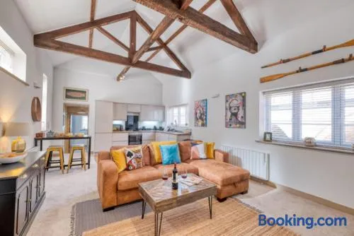 Gorgeous 1-bed city apartment, sleeps 4 - Image 1