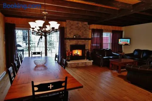 Alpages 9015 -Les Chalets Alpins Stoneham - Image 1