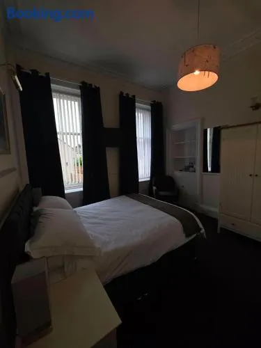 Waverley Hotel - Image 1