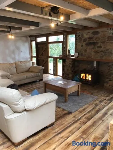 Rabbits ,2 bedroom hobbit style hillset Dartmoor with views - Image 1